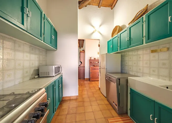 Дом отдыха Elena 200m From The